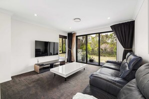 TV, offices - Family-Friendly 4BR with Dual Dining, Kid-Friendly (Stretton)