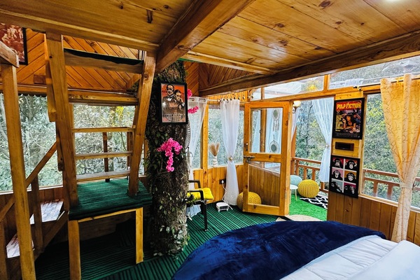 In-room safe, iron/ironing board, WiFi (free), bed sheets