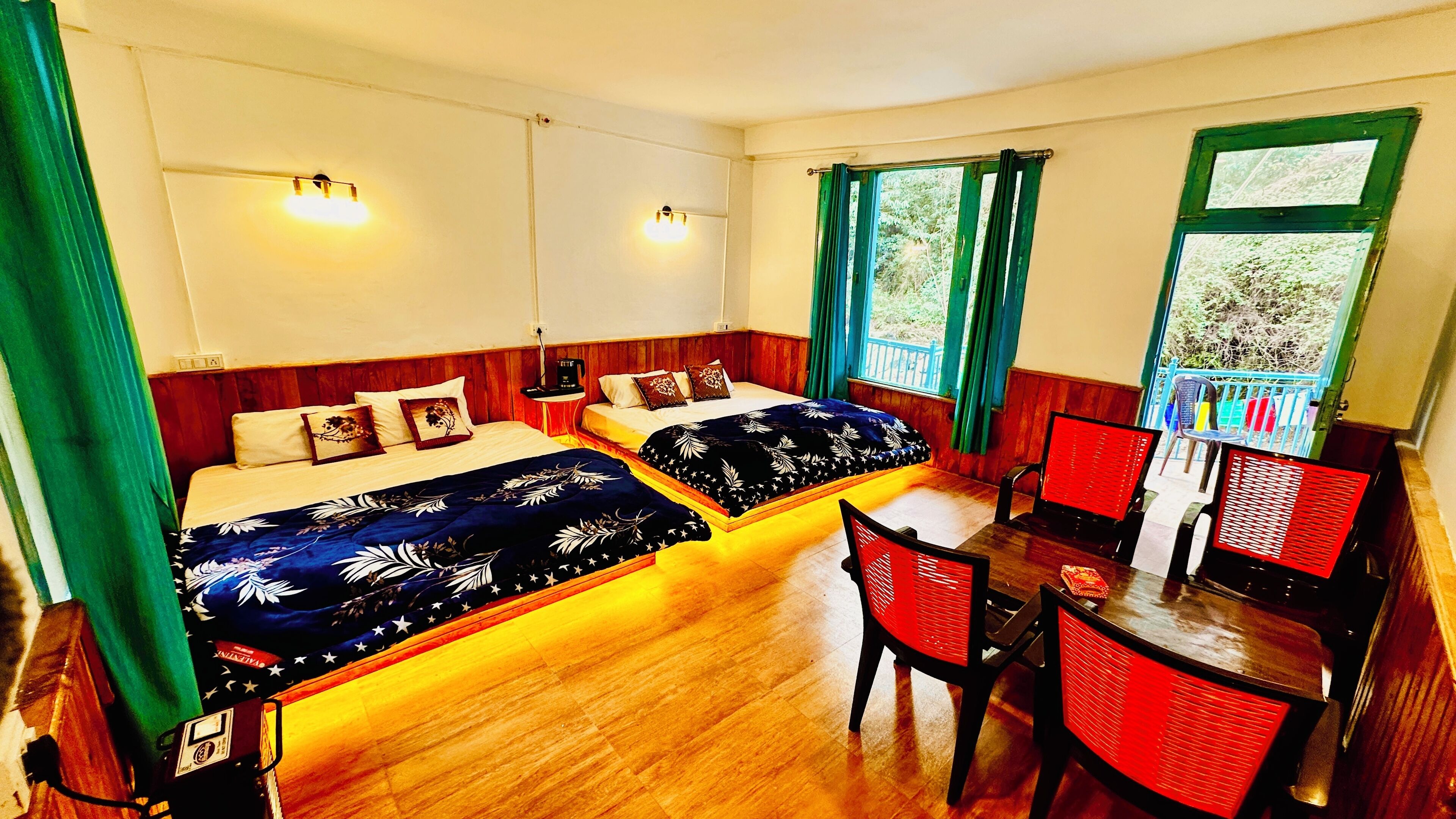 Standard Double Room | In-room safe, iron/ironing board, free WiFi