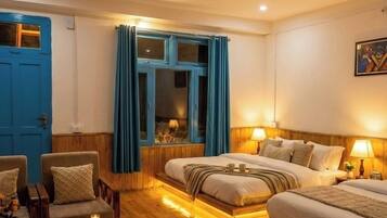 Standard Double Room | In-room safe, iron/ironing board, free WiFi, bed sheets