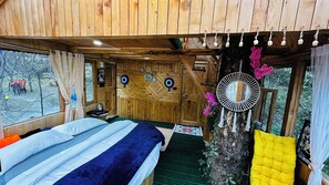 In-room safe, iron/ironing board, free WiFi - Bawli Treehouse (Jibhi)