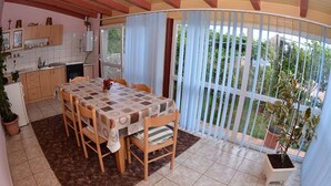 Dining - Komfortables Ferienhaus in Sisan by Interhome (Pula/Banjole)