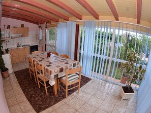 Dining - Komfortables Ferienhaus in Sisan by Interhome (Pula/Banjole)