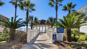 Property grounds - Cook House by Kaiser Vacations, a timeless beach house at Laguna Key, large pool and beach access (Gulf Shores)