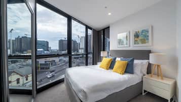 Standaard appartement, uitzicht op stad | Individueel gemeubileerd, een bureau, gratis wifi, beddengoed