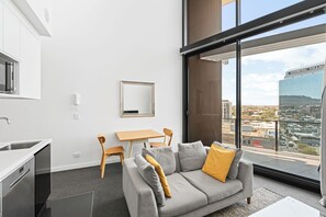Living area - High St Residence (brisbane)