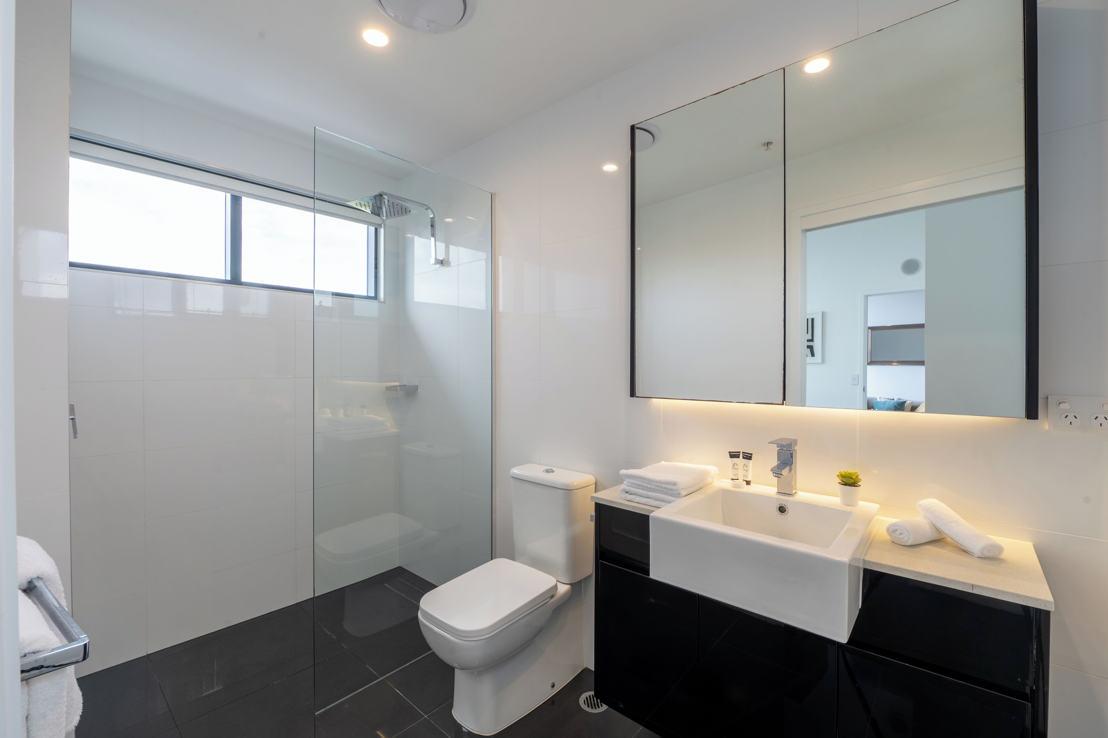 Apartment, Balcony, City View | Bathroom | Shower, hair dryer, towels, soap