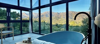 3-Bdr Riviera Luxury Retreat - Designer Interiors, Heated Pool & Mountain Views