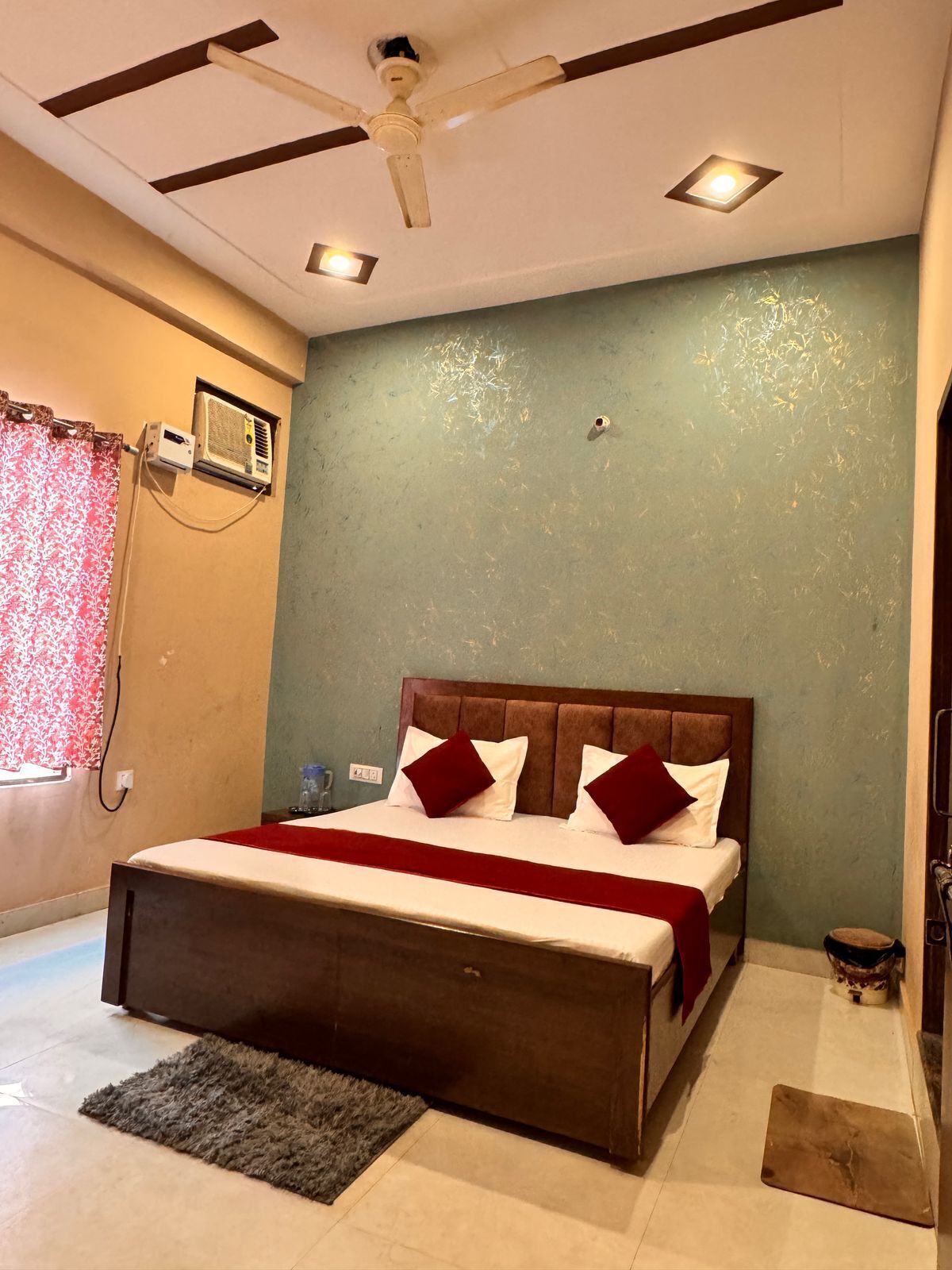 Deluxe Room | Free rollaway beds, free WiFi, bed sheets