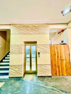 Elevator - Hotel Raghav Dham (Vrindavan)