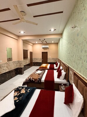 Quadruple Room - Hotel Raghav Dham (Vrindavan)