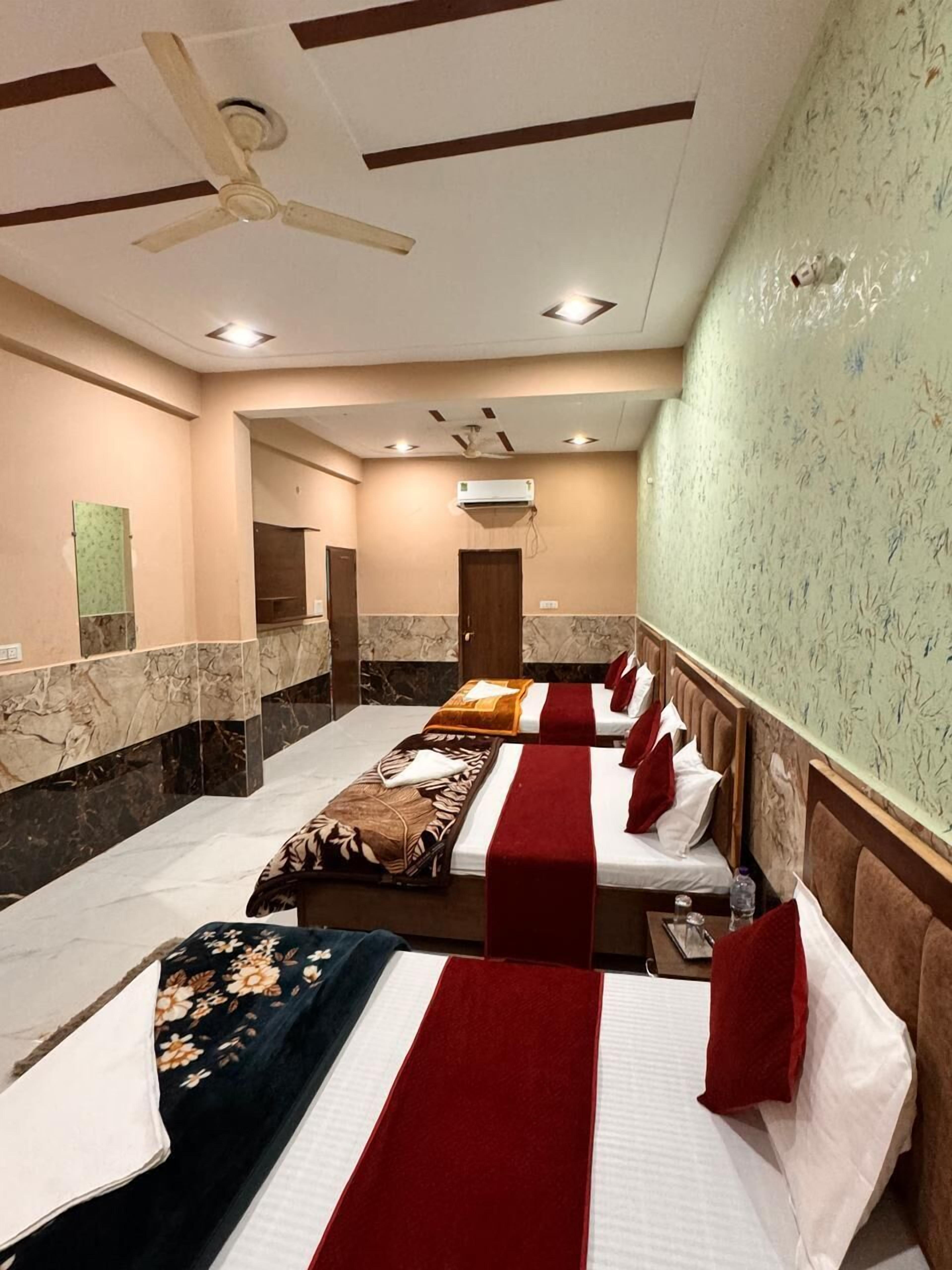 Camas plegables/adicionales gratuitas, wifi gratis y ropa de cama 