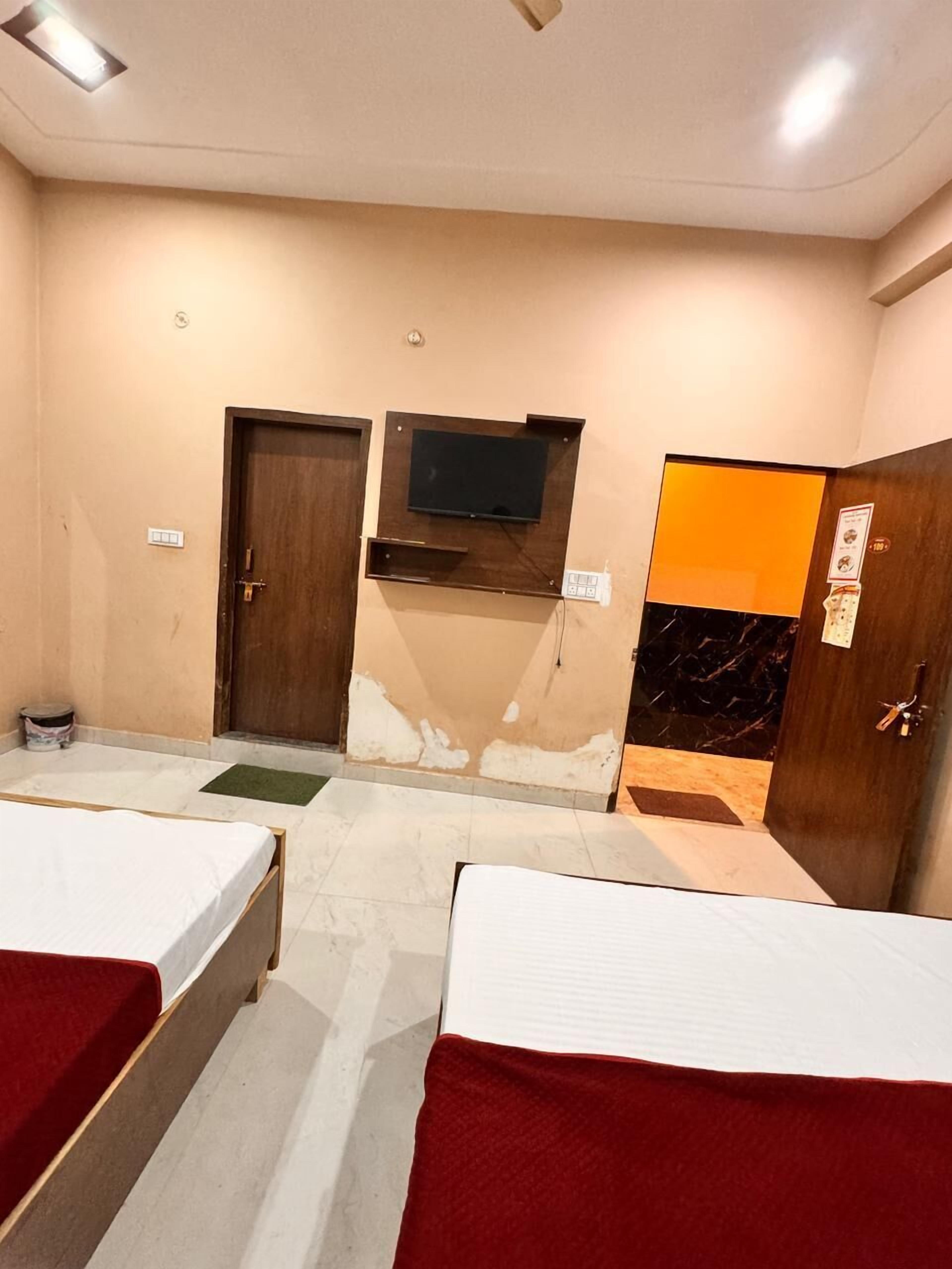 Family Room | Free rollaway beds, free WiFi, bed sheets