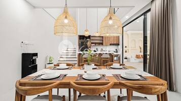 Vila, 3 quartos, vista para a piscina | Sala de jantar