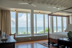 2 quartos, ferros/tábuas de passar roupa, Wi-Fi, roupa de cama