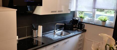 Réfrigérateur, micro-ondes, four, lave-vaisselle