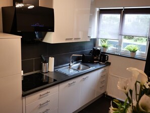 Fridge, microwave, oven, dishwasher - Spa Lounge Hannover by Interhome (Langenhagen)