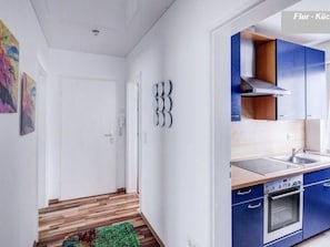 Kühlschrank, Mikrowelle, Ofen, Geschirrspüler