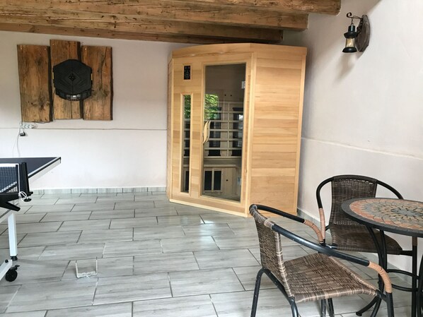 Outdoor dining - Schöne Ferienwohnung in Kurort Oberwiesenthal by Interhome (Oberwiesenthal)