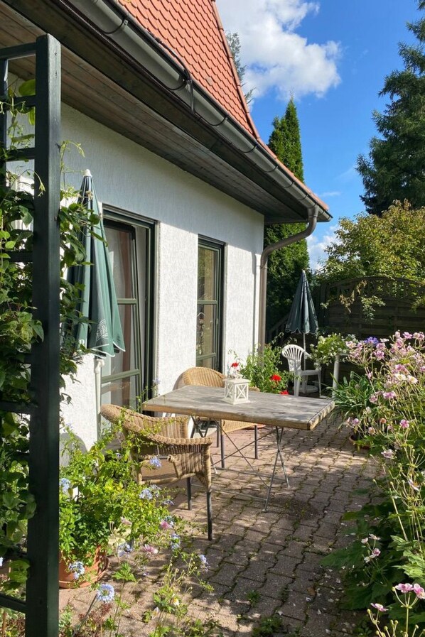 Outdoor dining - in Bad Elster mit Grill und Terrasse by Interhome (Bad Elster)