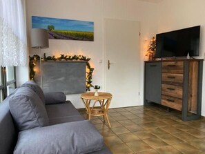 TV - Appartement in Bad Elster mit Grill, Garten und Terrasse by Interhome (Bad Elster)
