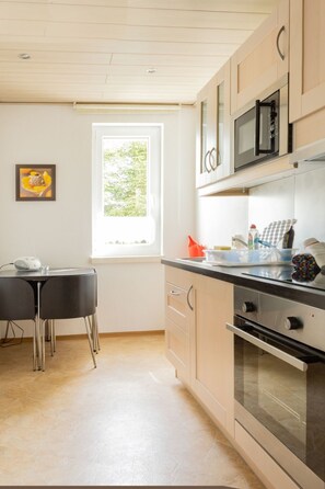 Fridge, microwave, oven, cookware/dishes/utensils - Fewo "Hirschkopf" by Interhome (Carlsfeld)