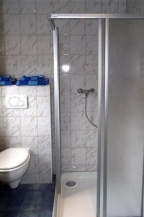 Bathroom - zur alten Gärtnerei by Interhome (Altendorf)