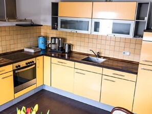 Frigorifero, microonde, forno, lavastoviglie