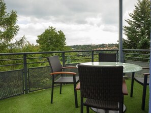 Outdoor dining - Wohnung in Mockritz mit Garten by Interhome (Dresden)