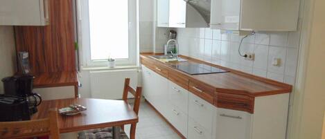 Frigorifero, microonde, forno, lavastoviglie