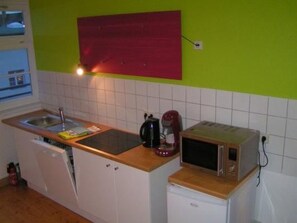 Réfrigérateur, micro-ondes, lave-vaisselle
