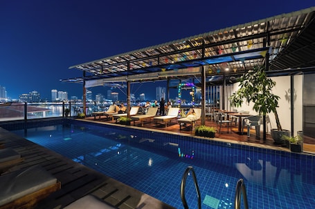 Outdoor pool. Onederz Phnom Penh