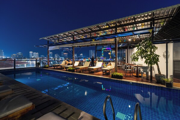 Outdoor pool - Onederz Phnom Penh (Phnom Penh)