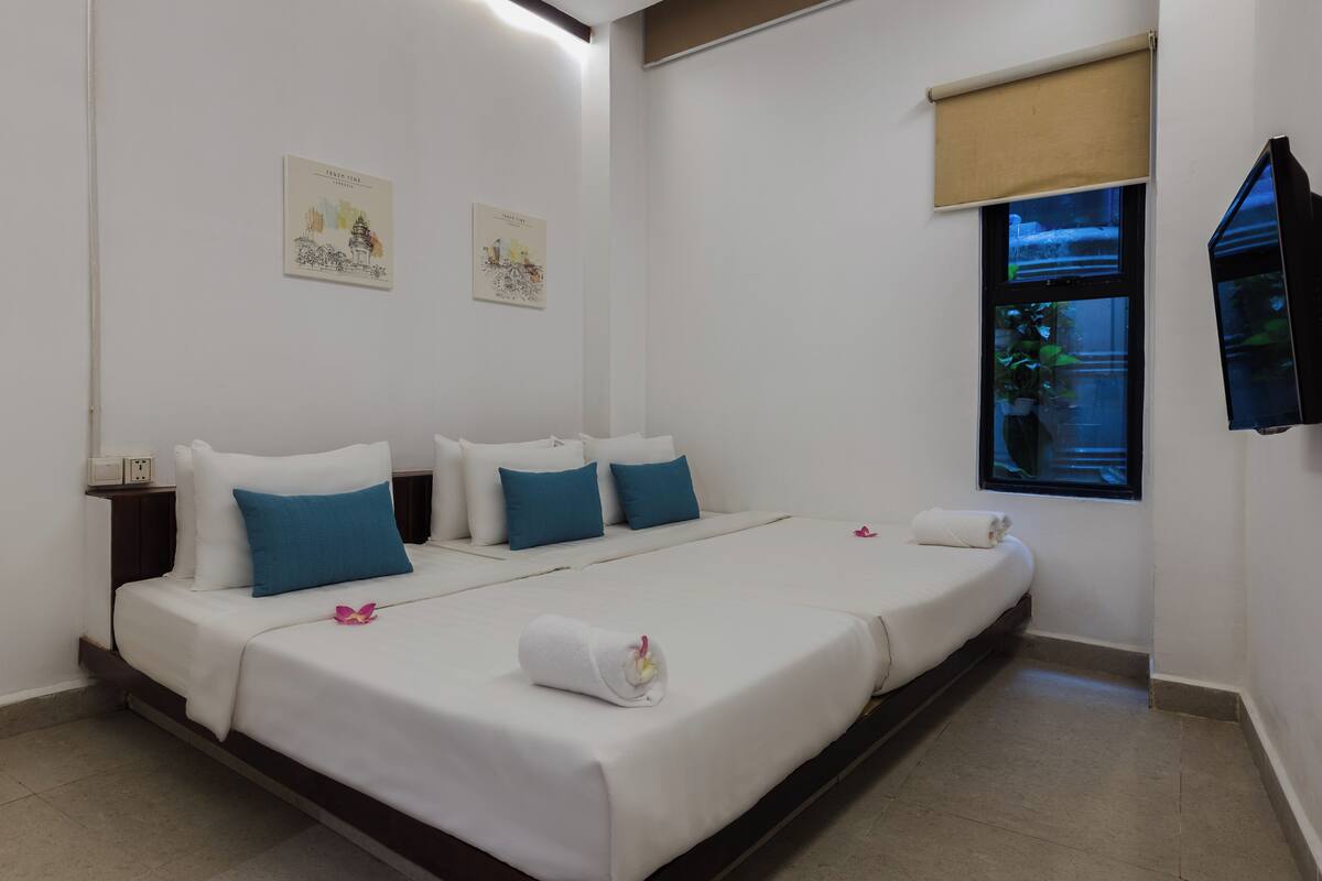 Standard Triple Room | In-room safe, WiFi (free)