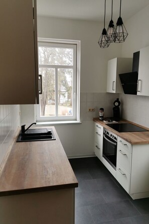 Refrigerador, microondas, horno y lavavajillas 