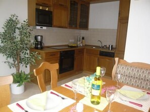 ثلاجة، غسالة أطباق، مستلزمات طهي/أطباق/أوعية