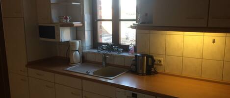 Réfrigérateur, micro-ondes, four, lave-vaisselle