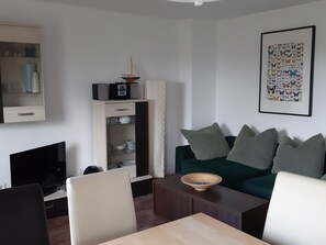 TV, DVD player - Familienfreundliche Wohnung in Vorland mit Garten by Interhome (Grimmen)
