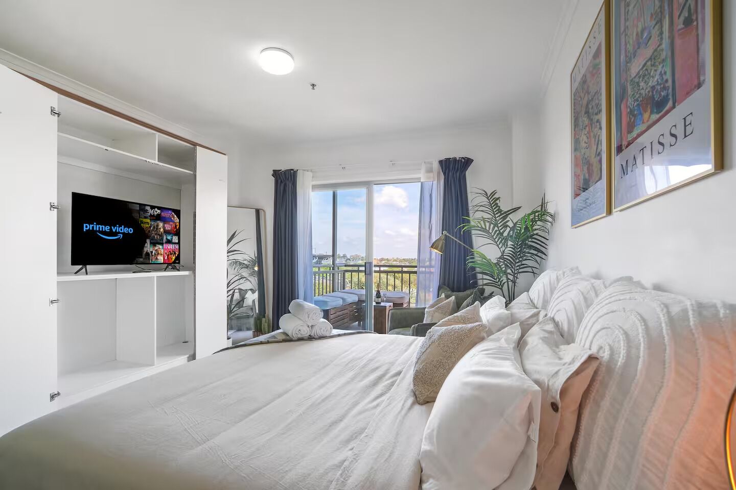 Fer et planche à repasser, Wi-Fi gratuit, draps fournis