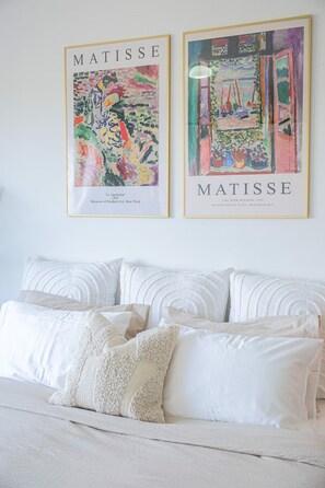 Room - Harbourside Apartment in Pyrmont • Premium amenities: Pool, Gym, Sauna & Parking (Pyrmont)