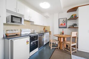 Private kitchen - Harbourside Apartment in Pyrmont • Premium amenities: Pool, Gym, Sauna & Parking (Pyrmont)