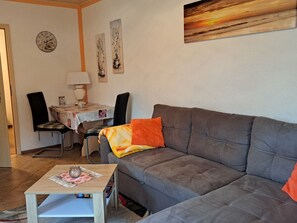 TV - gemütlicher Bungalow by Interhome (Altwarp)