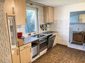 Køleskab, mikrobølgeovn, ovn, opvaskemaskine