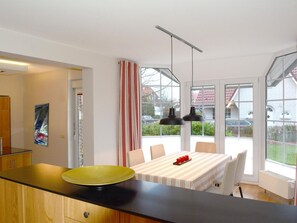 Dining - im Gartengeschoss für vier Personen by Interhome (Börgerende)