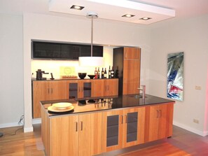 Fridge, oven, dishwasher, cookware/dishes/utensils - im Gartengeschoss für vier Personen by Interhome (Börgerende)