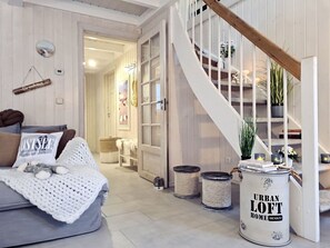Interior - mit Blick auf das Wasser by Interhome (Baabe)