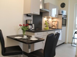 Fridge, microwave, oven, dishwasher - Wohnung in Göhren mit Terrasse by Interhome (Baabe)