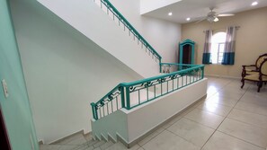 Interior - Casa Iris - Gated community with pool, Tv, wifi, beach 5 min away, 4 Air 3 baths (Manzanillo)