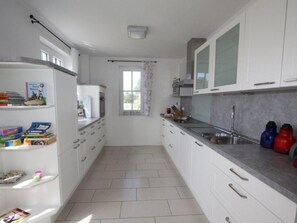 Fridge, microwave, oven, dishwasher - Reet-Hus Hanbutt in Glowe by Interhome (Glowe)