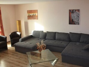 TV, DVD player - Schwalbe by Interhome (Neuendorf)